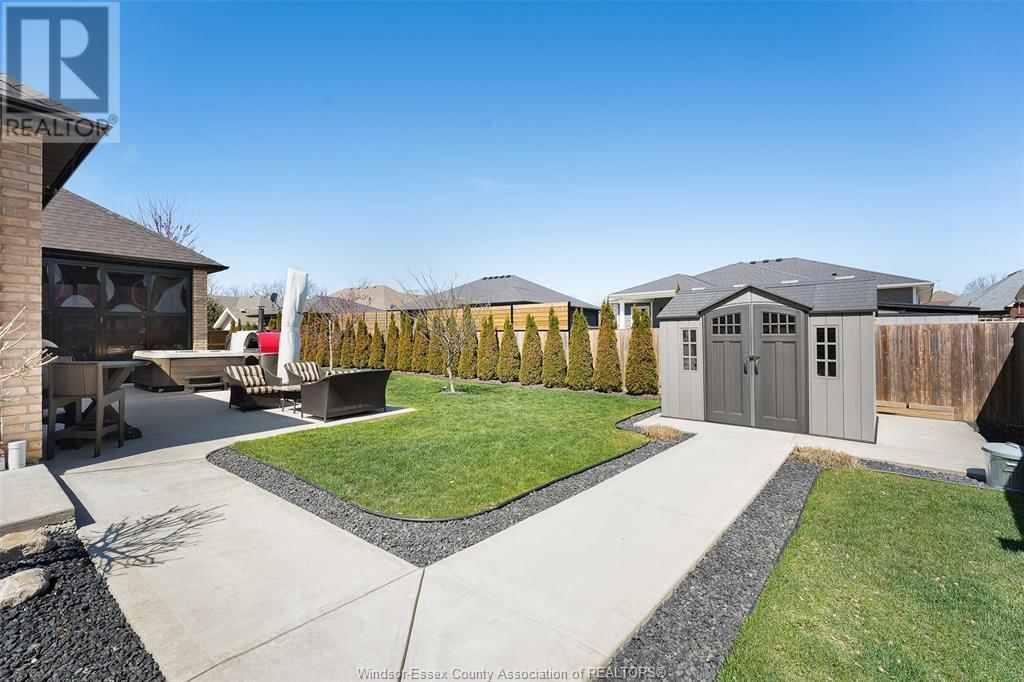 122 BLUE JAY CRESCENT Image 42