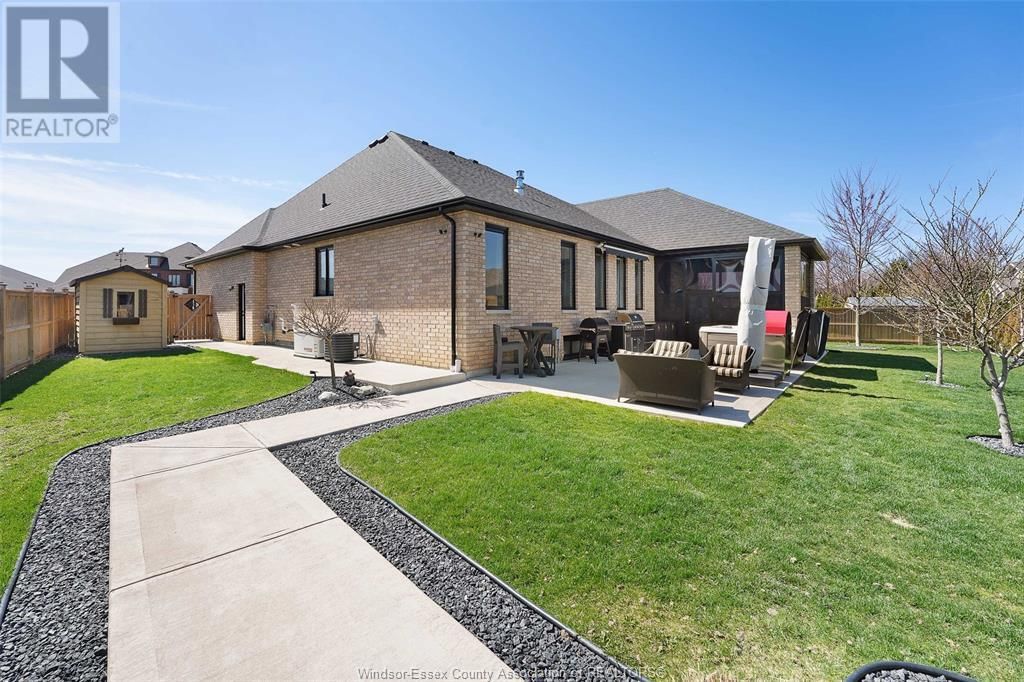 122 BLUE JAY CRESCENT Image 43