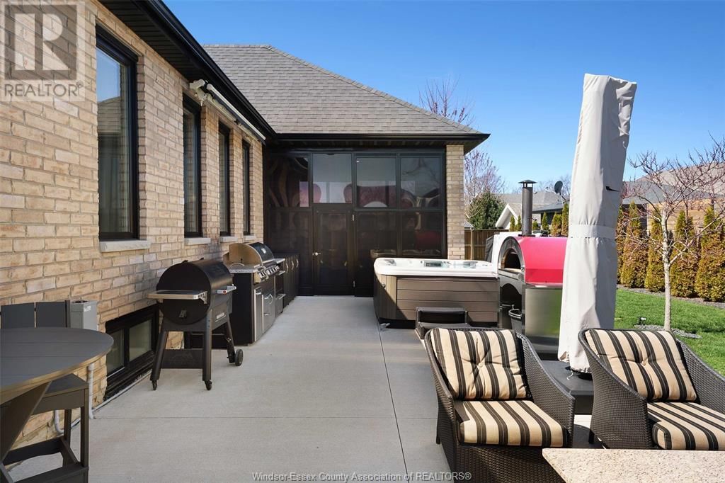 122 BLUE JAY CRESCENT Image 44