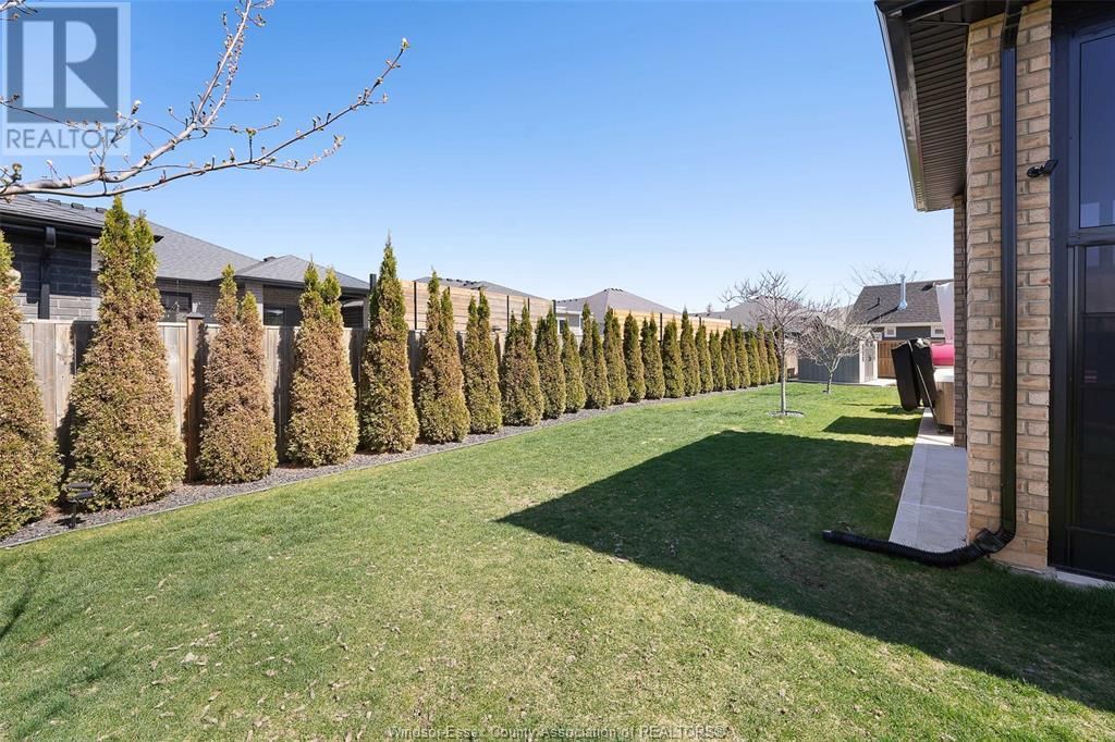 122 BLUE JAY CRESCENT Image 47