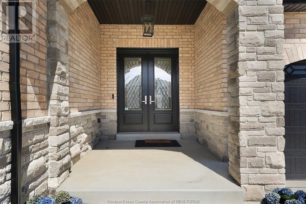 122 BLUE JAY CRESCENT Image 5