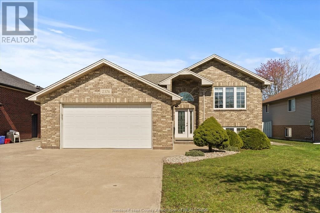 2374 ST. CLAIR AVENUE Image 1