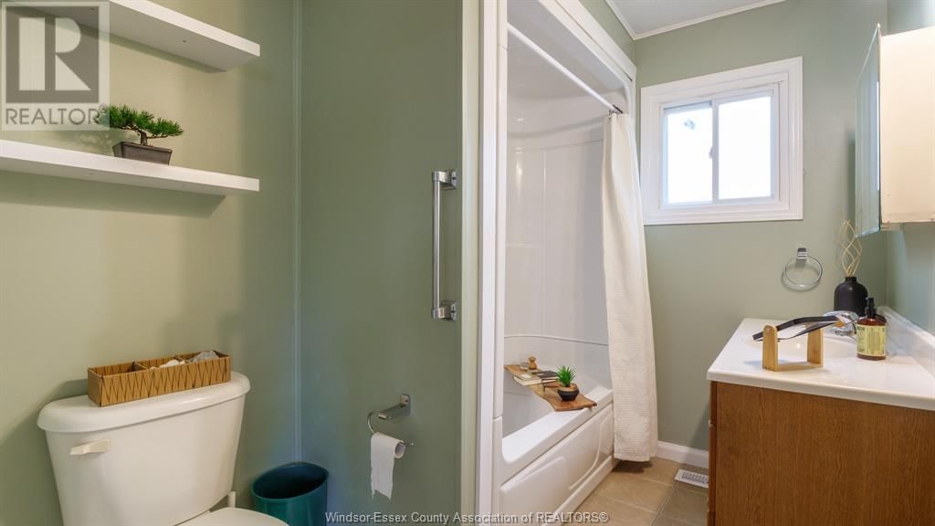 3495 MULFORD Image 15