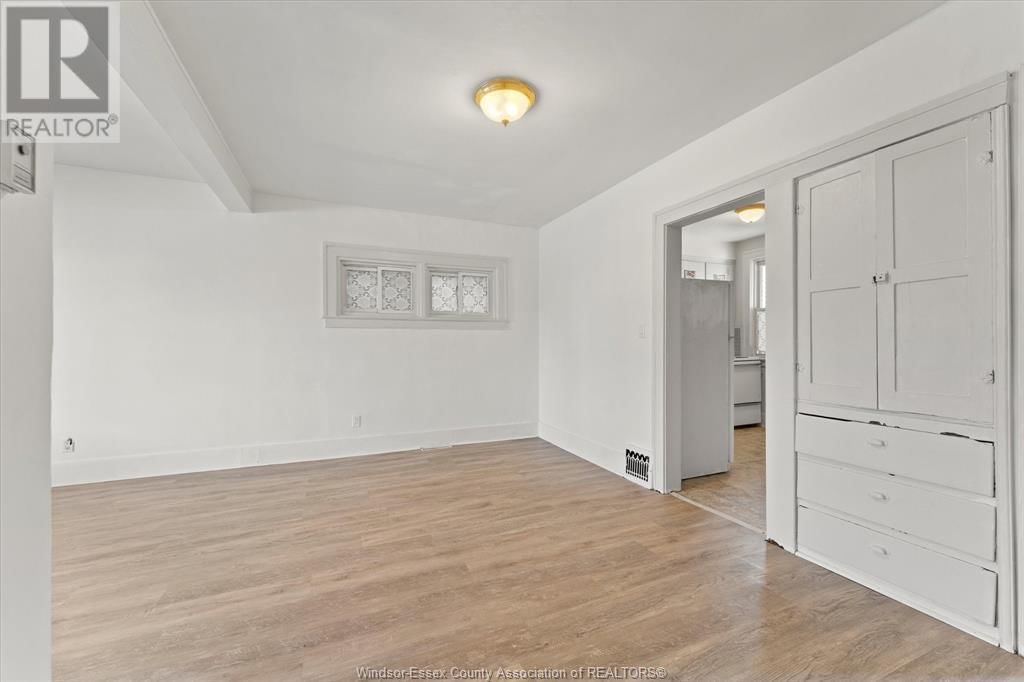 1143-1145 MARENTETTE AVENUE Image 6