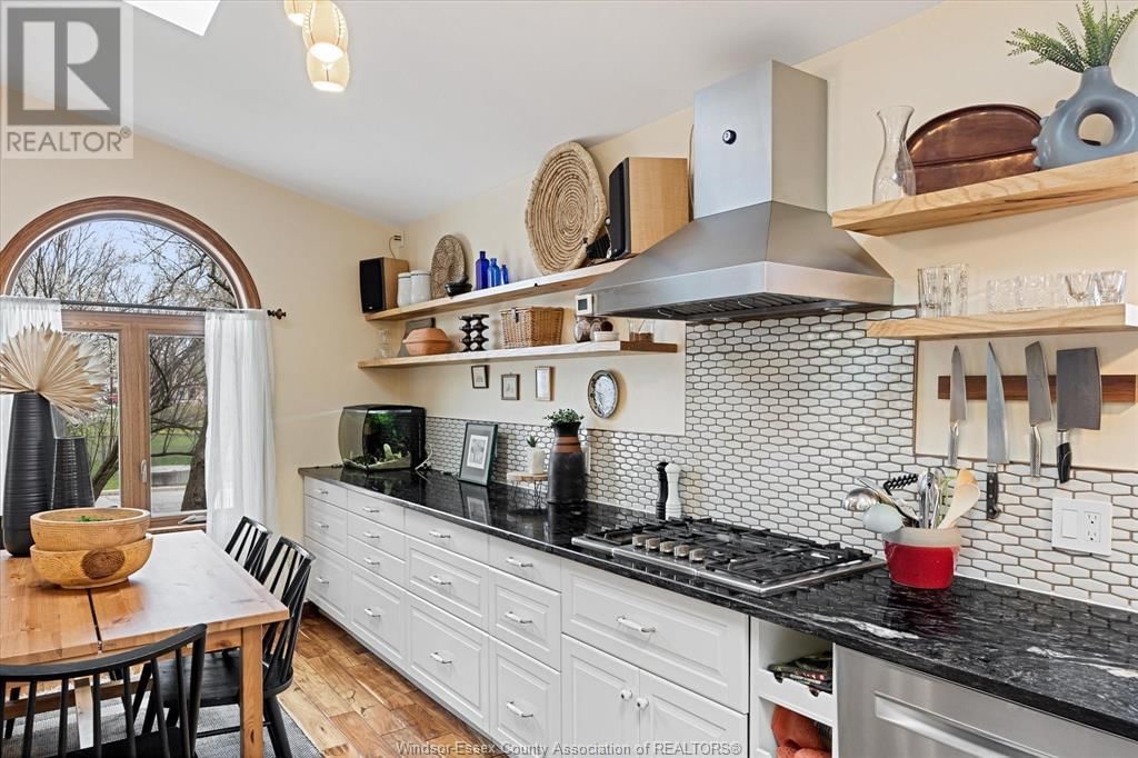 547 FLORENCE AVENUE Image 12
