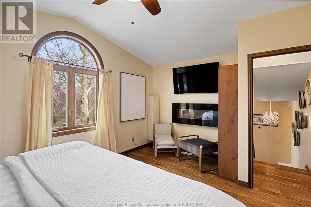 547 FLORENCE AVENUE Image 23