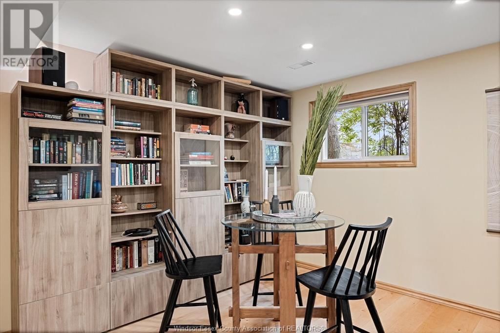 547 FLORENCE AVENUE Image 35