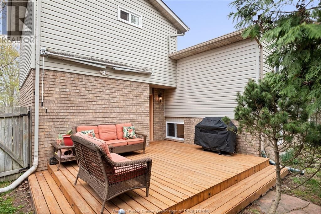547 FLORENCE AVENUE Image 44