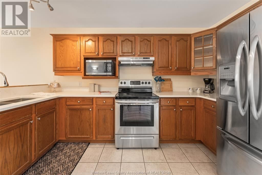 1564 IMPERIAL CRESCENT Image 14