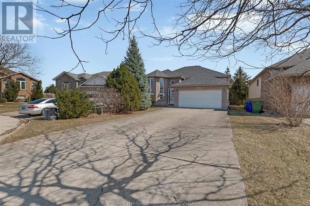 1564 IMPERIAL CRESCENT Image 2