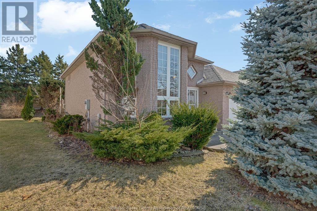 1564 IMPERIAL CRESCENT Image 4