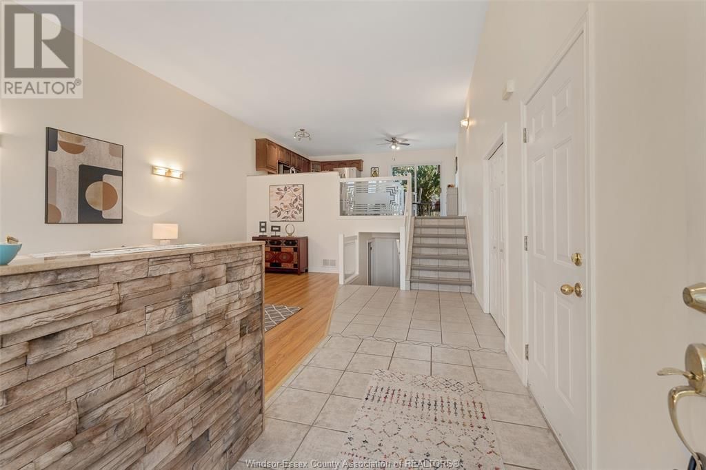 1564 IMPERIAL CRESCENT Image 5