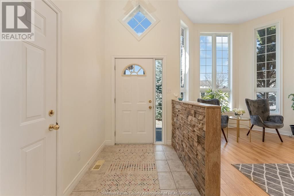 1564 IMPERIAL CRESCENT Image 6