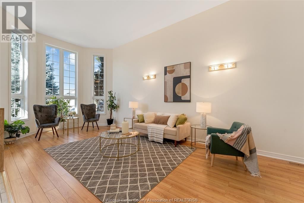 1564 IMPERIAL CRESCENT Image 7