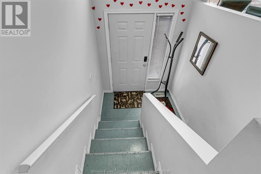 926 CALIFORNIA AVENUE Image 15