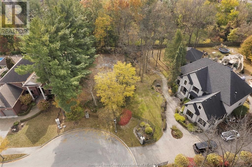 1104 DEERVIEW CRESCENT Image 3