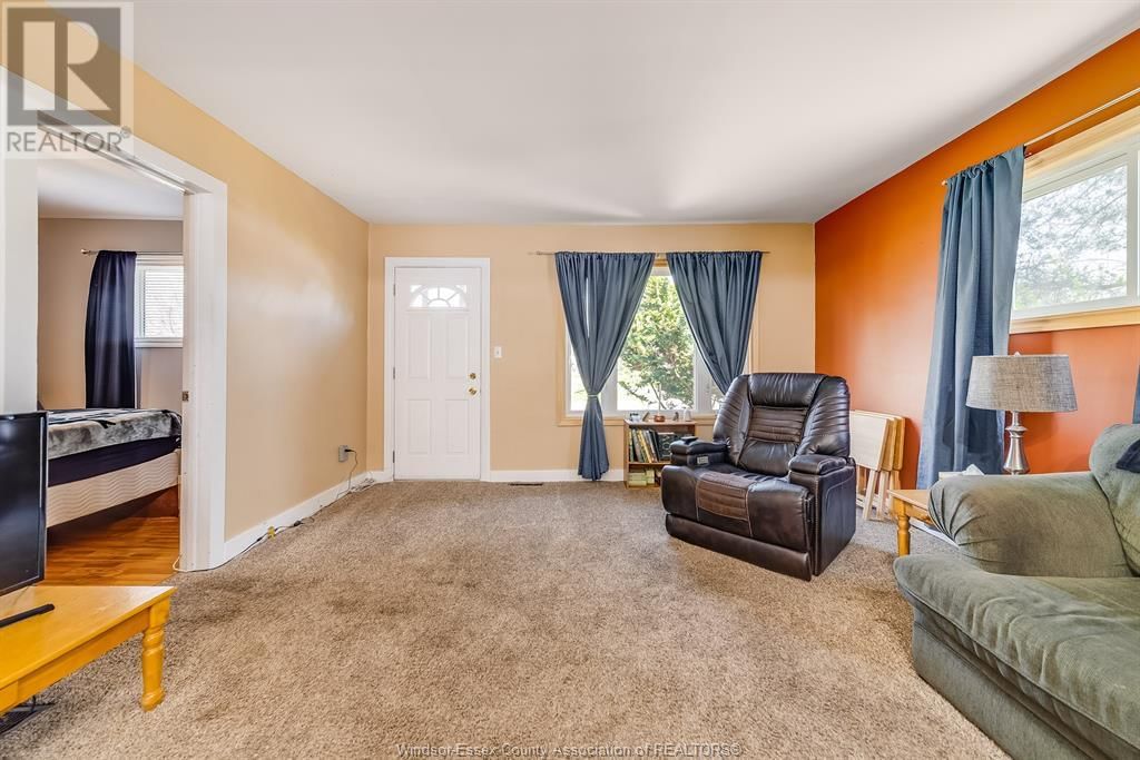 790 MAPLE AVENUE Image 11