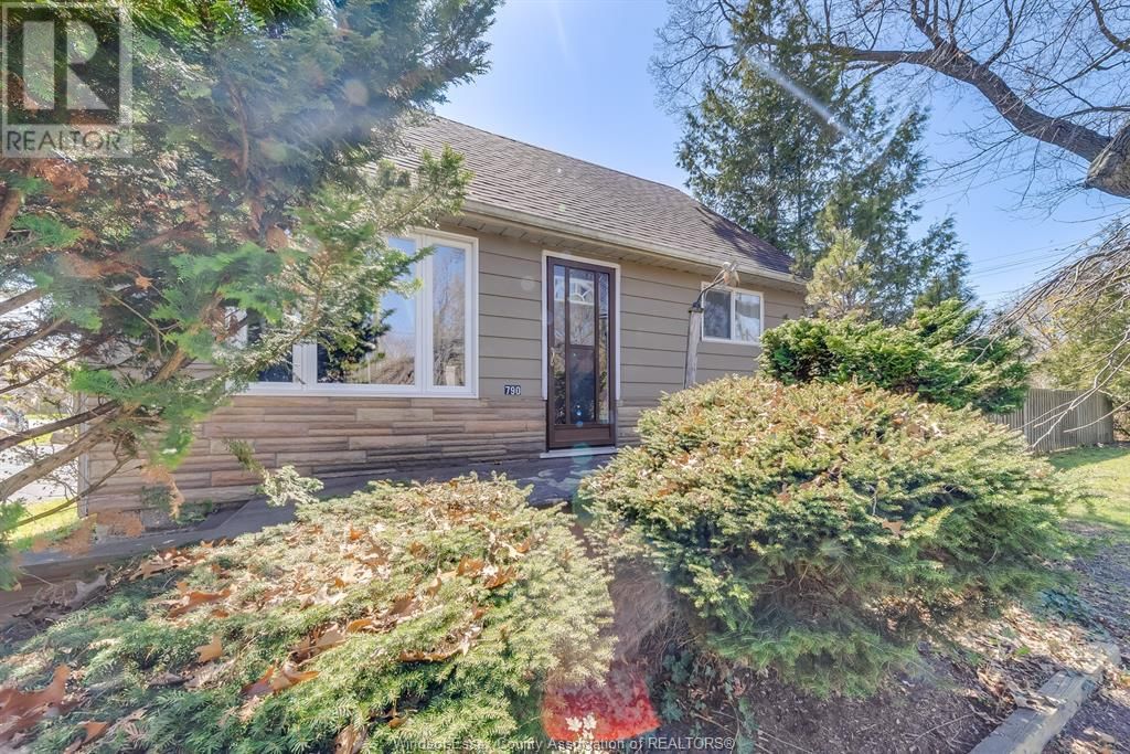 790 MAPLE AVENUE Image 4