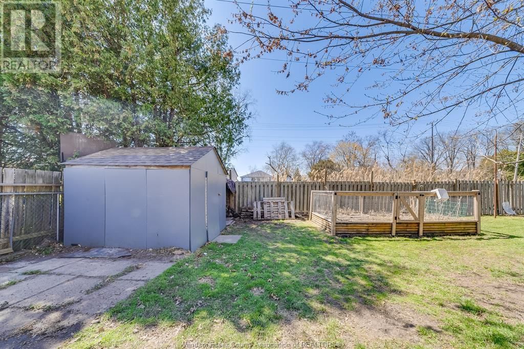 790 MAPLE AVENUE Image 43