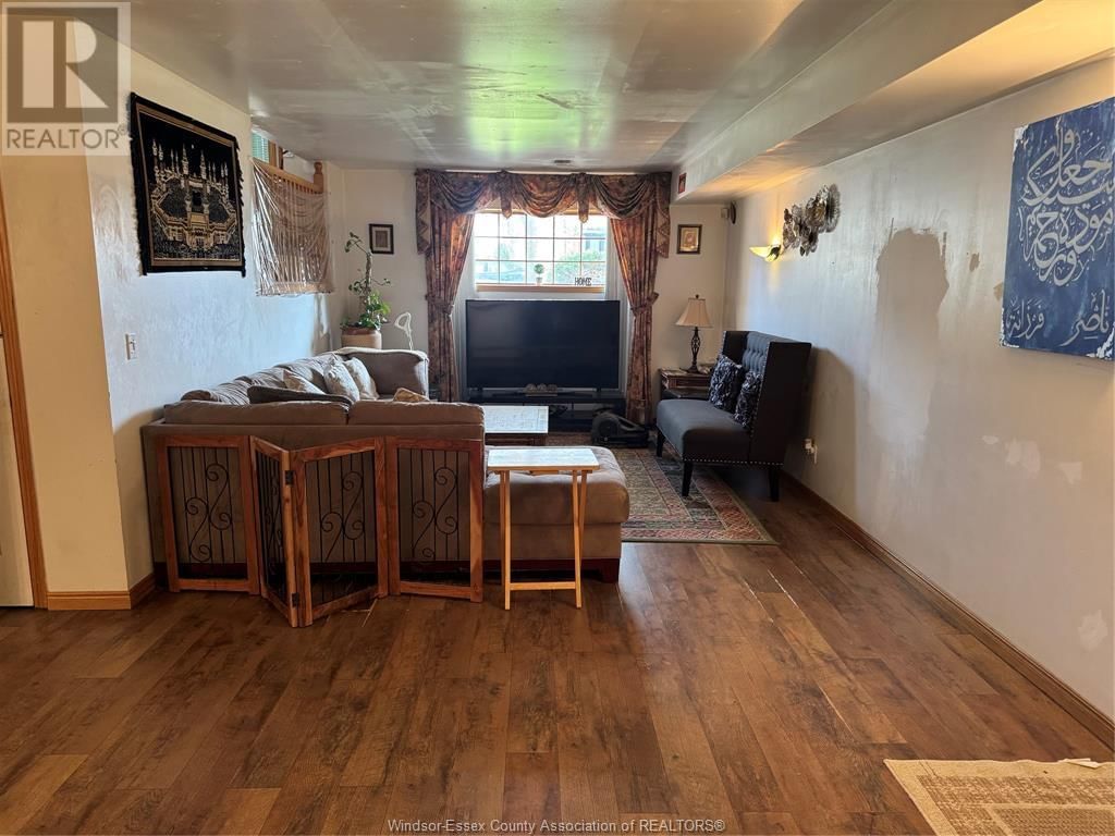 2636 FLEMING COURT Image 20