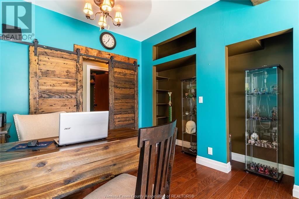 49 RIVERVIEW Image 24