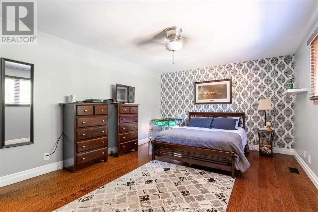 49 RIVERVIEW Image 25