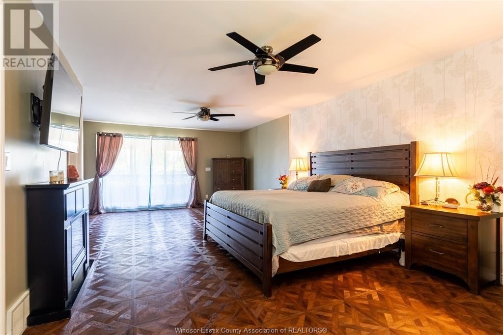 49 RIVERVIEW Image 27
