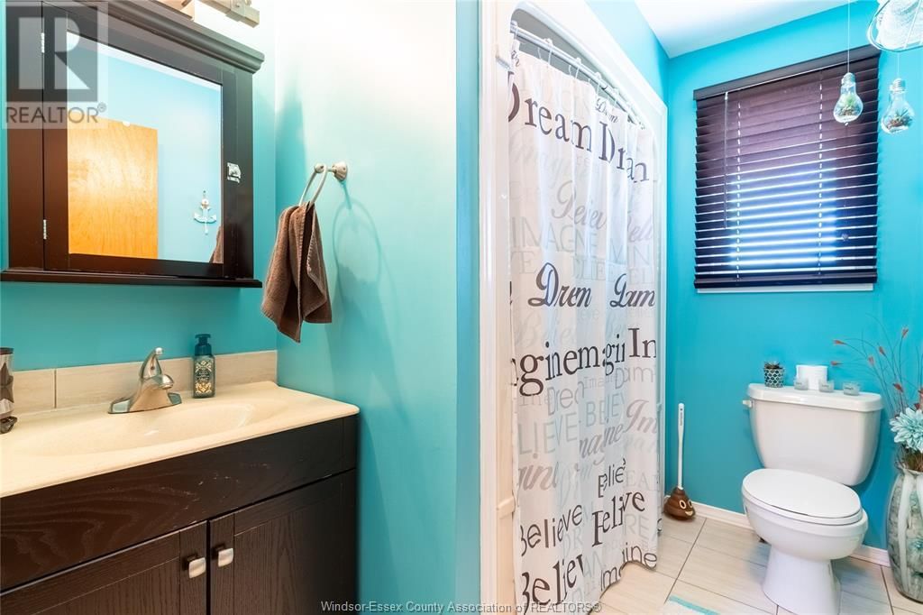 49 RIVERVIEW Image 30