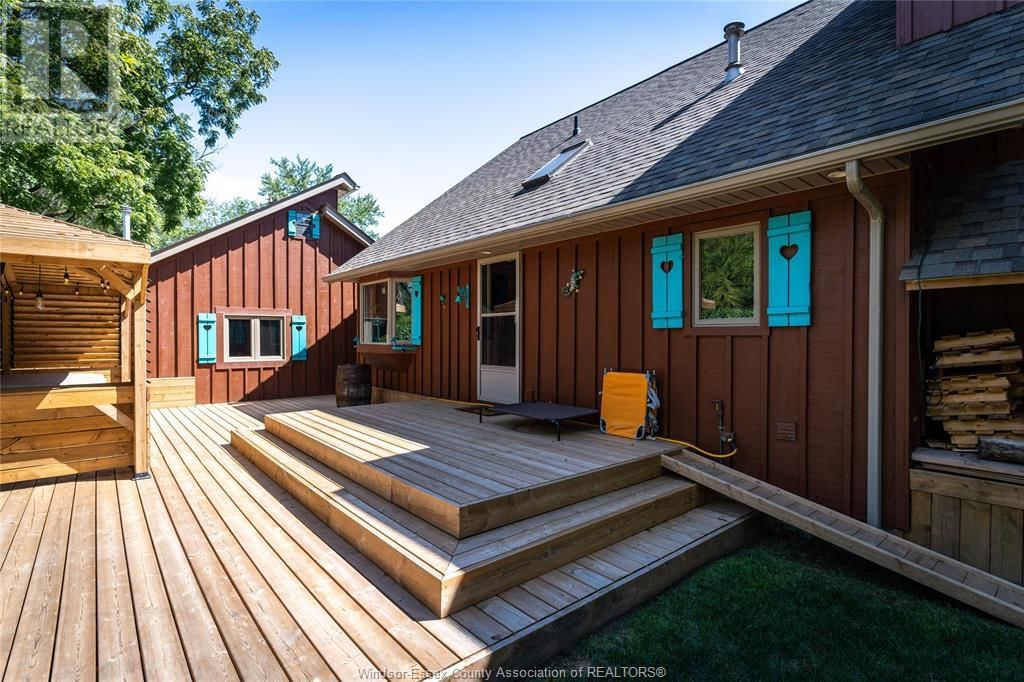 49 RIVERVIEW Image 36