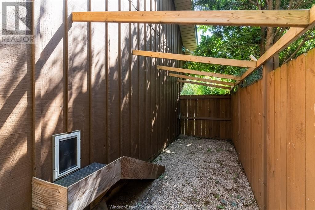 49 RIVERVIEW Image 43