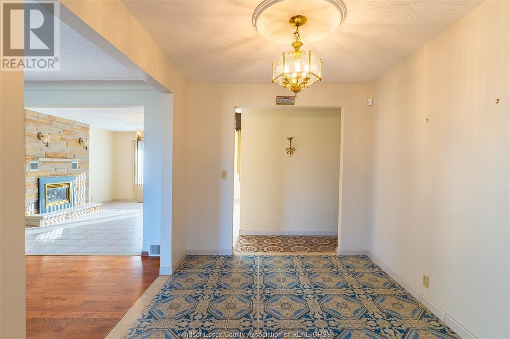 408 MERSEA RD 3 Image 10