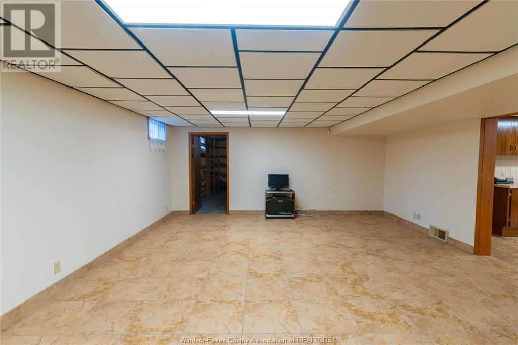 408 MERSEA RD 3 Image 30