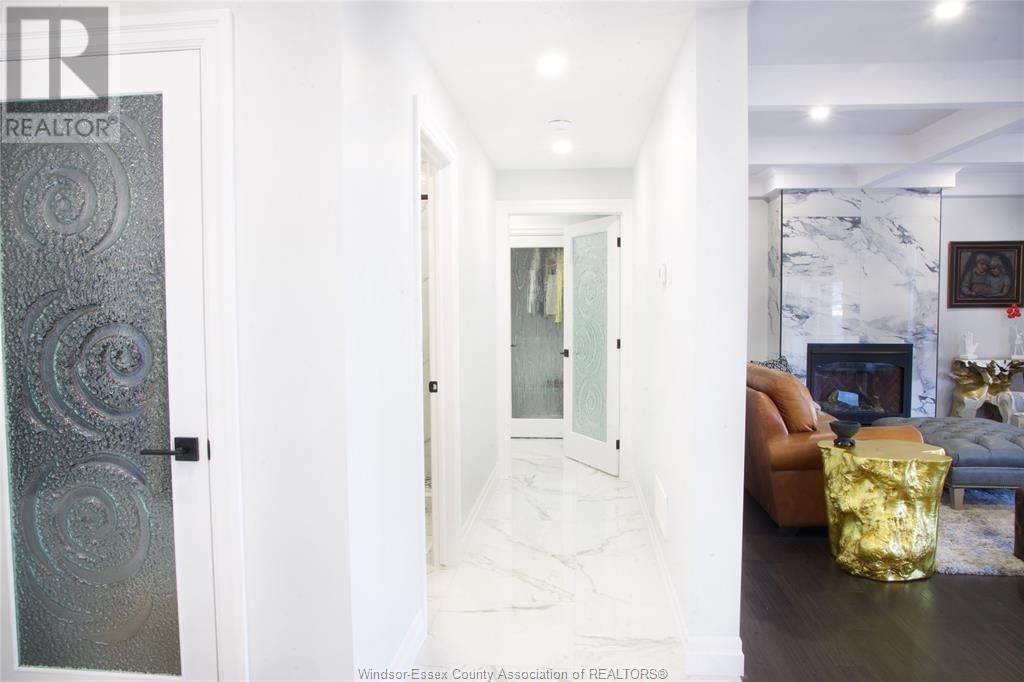 406 THOMPSON AVENUE Image 12