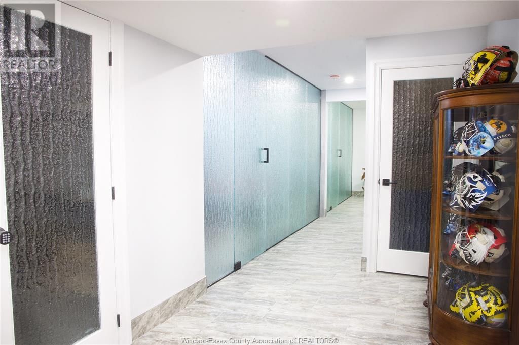 406 THOMPSON AVENUE Image 27
