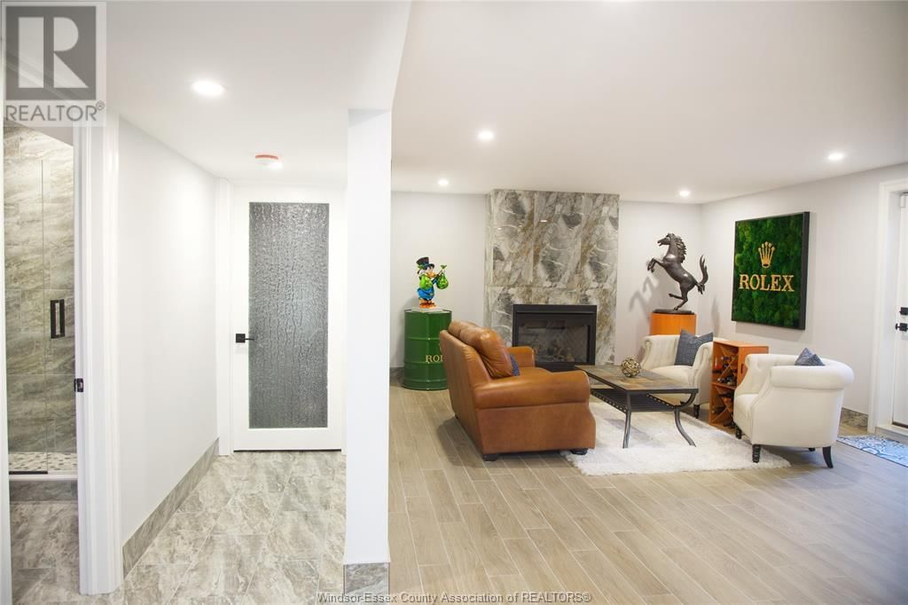 406 THOMPSON AVENUE Image 31