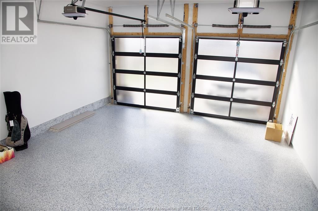 406 THOMPSON AVENUE Image 37