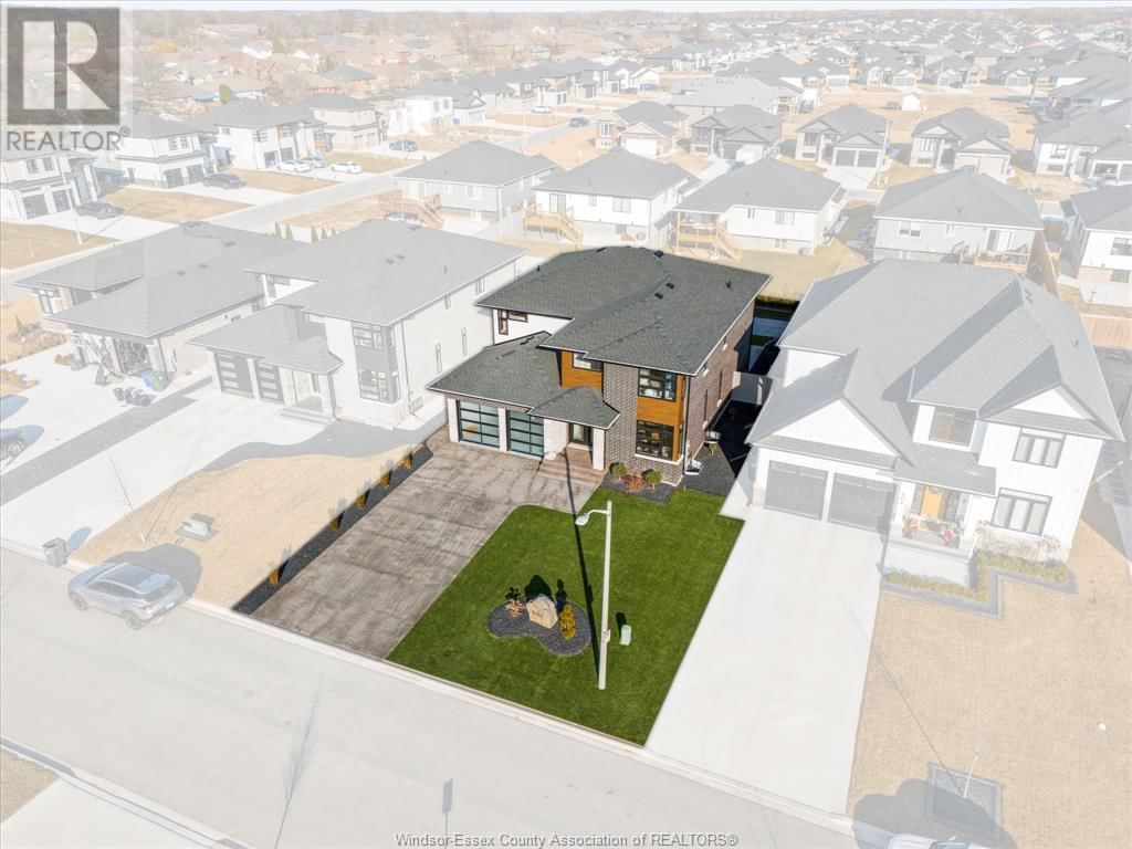 406 THOMPSON AVENUE Image 41