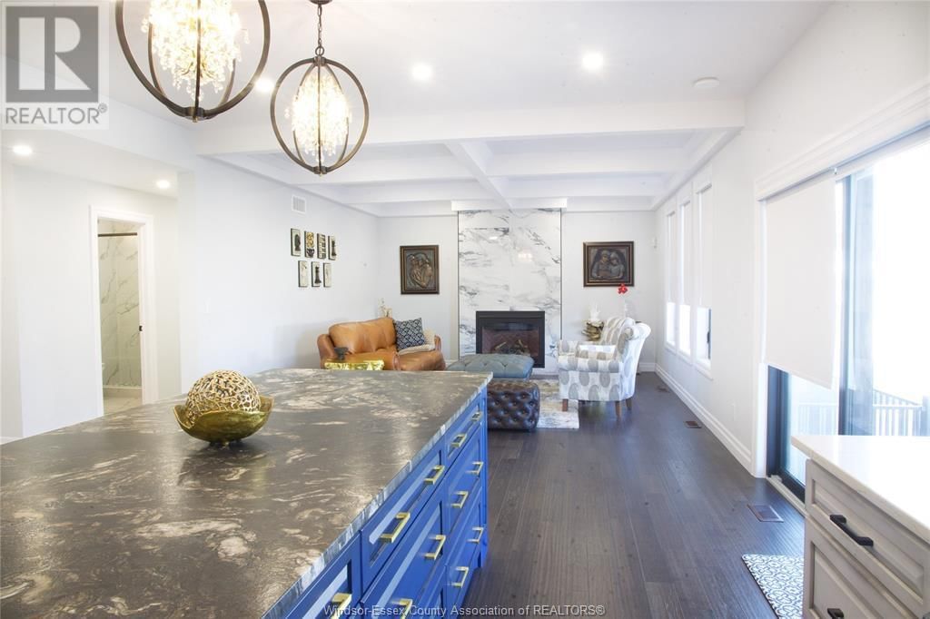 406 THOMPSON AVENUE Image 9