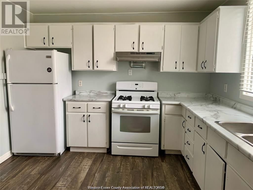 179 ERIE STREET EAST Image 8