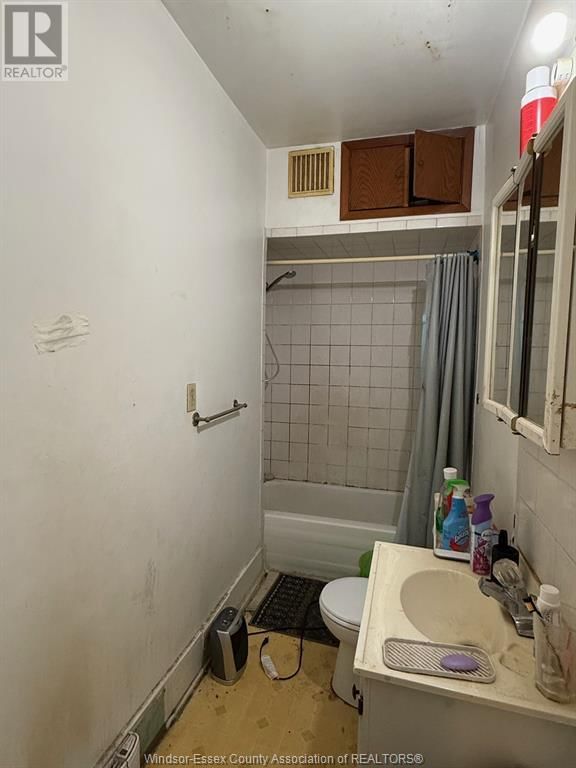 1285 DUFFERIN PLACE Image 10
