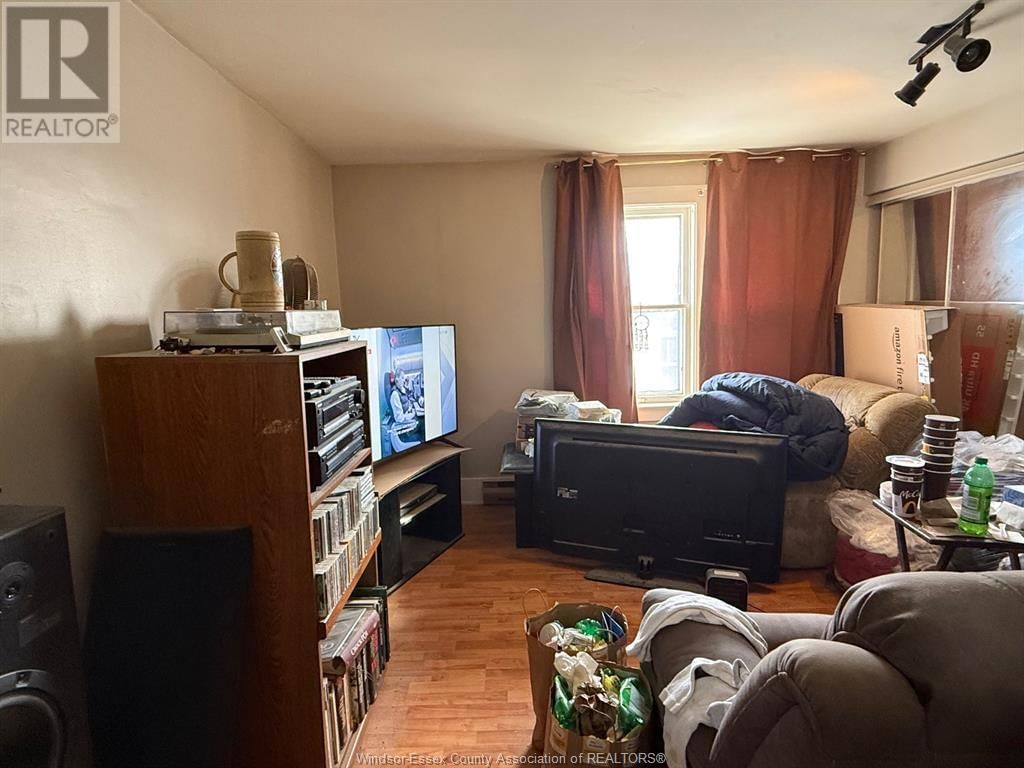 1285 DUFFERIN PLACE Image 24