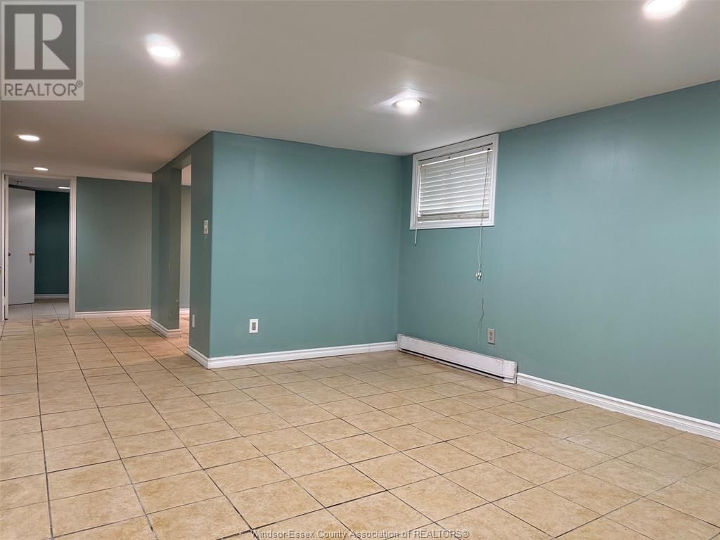 1285 DUFFERIN PLACE Image 35