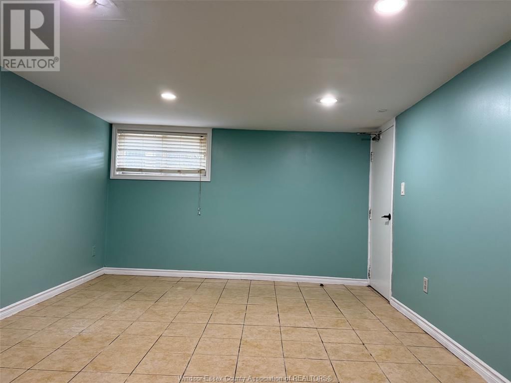 1285 DUFFERIN PLACE Image 36