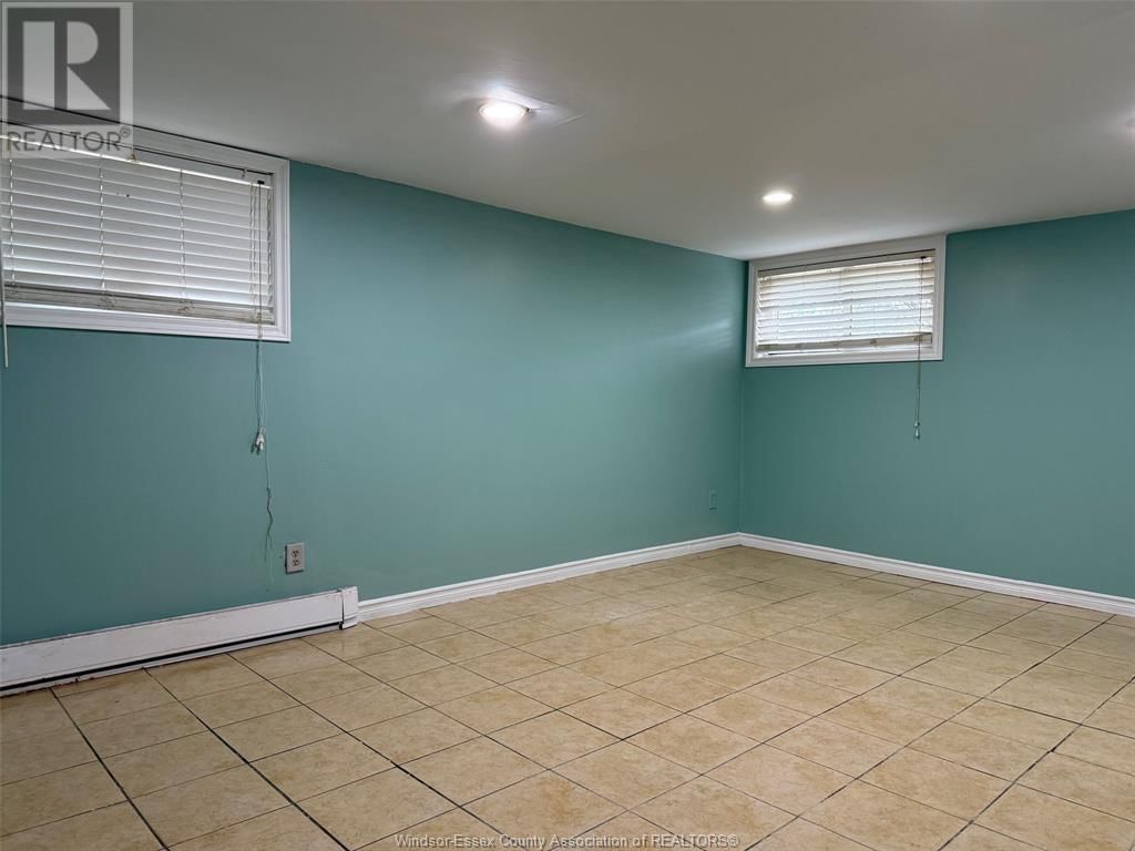 1285 DUFFERIN PLACE Image 37