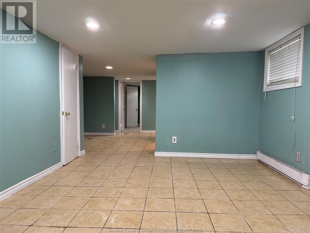 1285 DUFFERIN PLACE Image 38