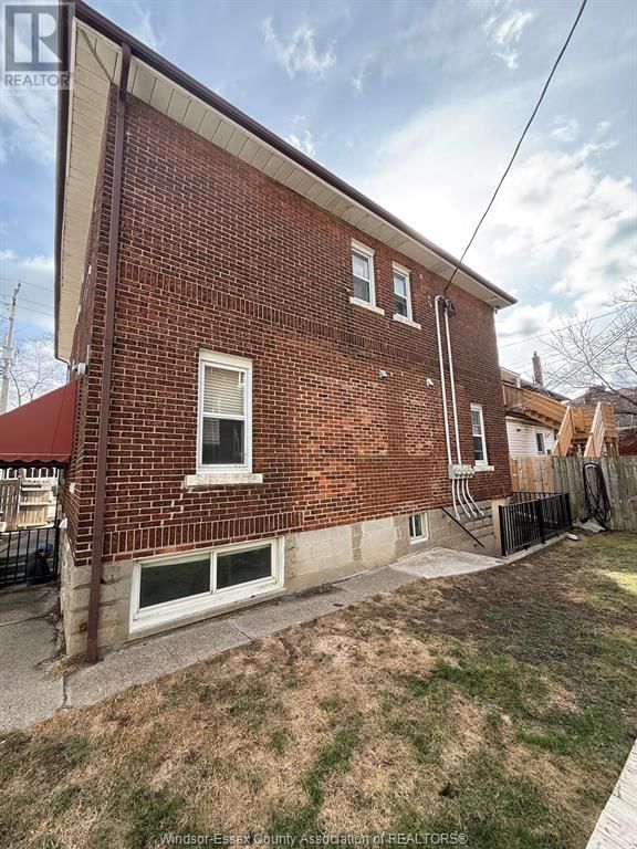 1285 DUFFERIN PLACE Image 5