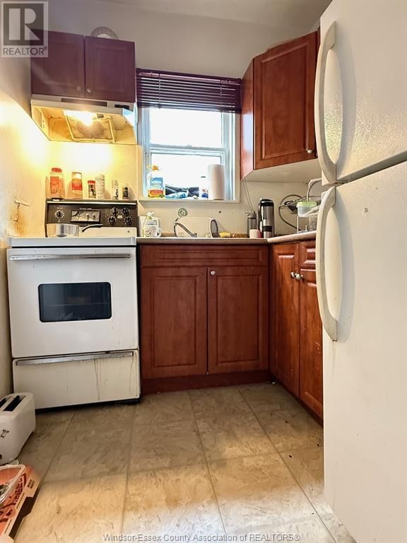 1285 DUFFERIN PLACE Image 7