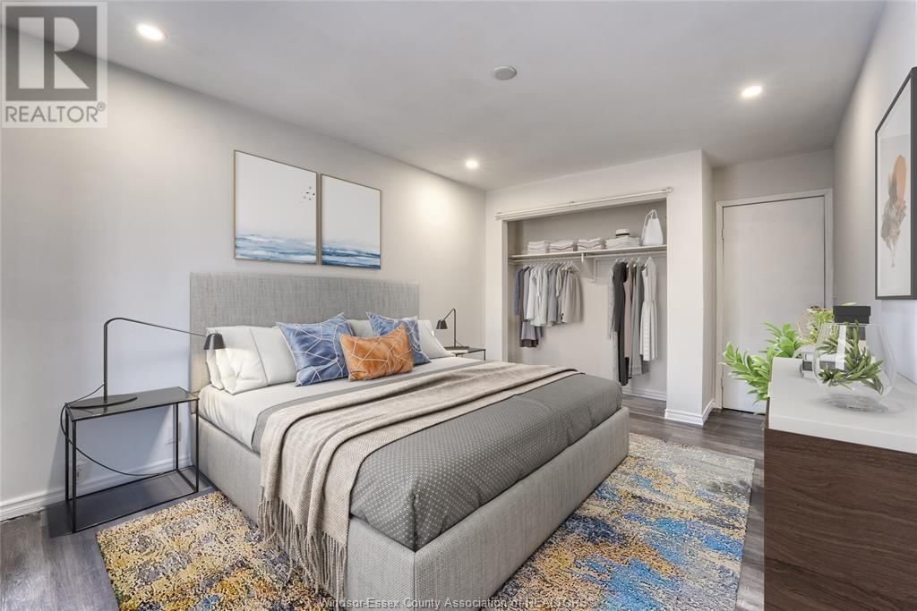 864 ELM AVENUE Image 10