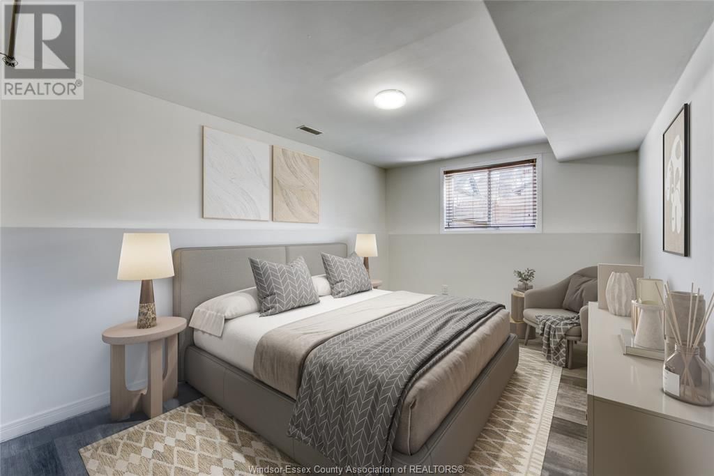 864 ELM AVENUE Image 12