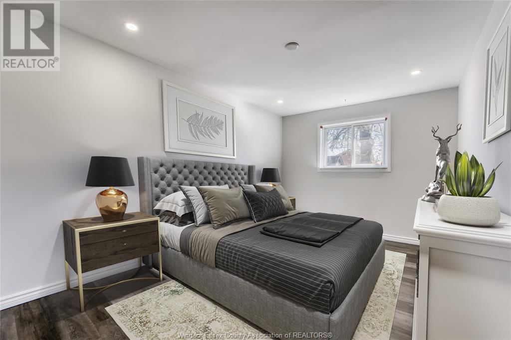 864 ELM AVENUE Image 9